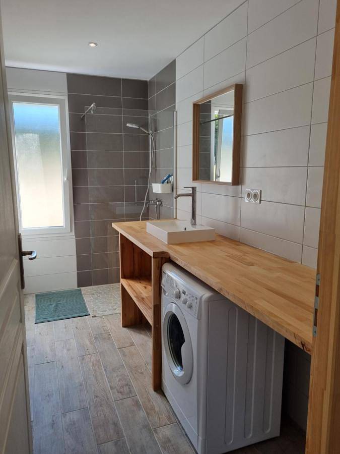 Gîte pour 5 personnes, avec terrasse et vue, animaux acceptés à Saint-Palais (Gironde)