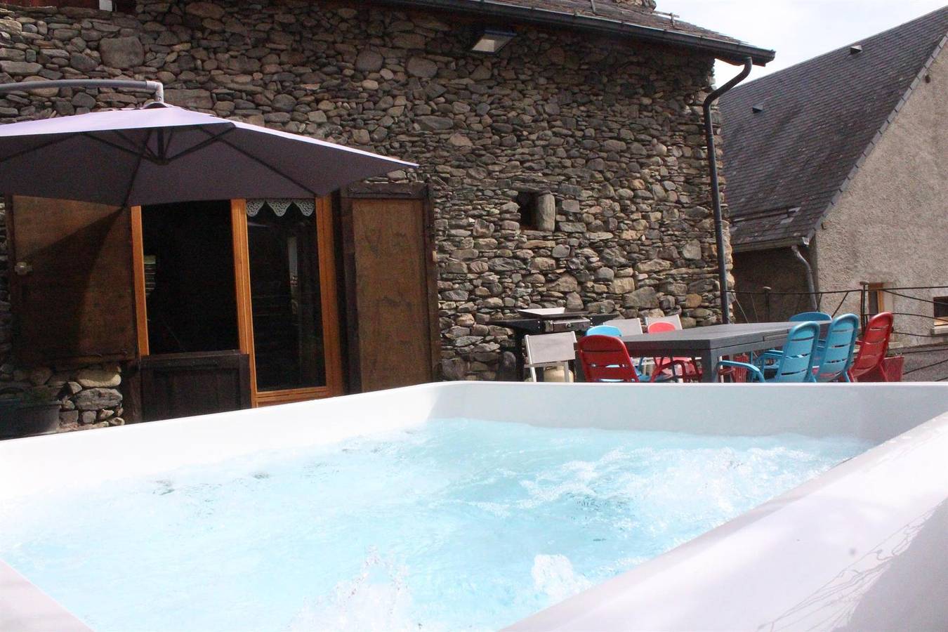 Gîte la Grange avec Spa in Saint-Aventin, Pyrénées