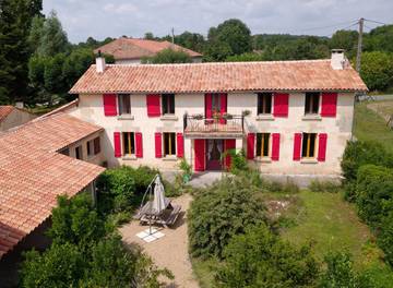 Gîte pour 8 personnes, avec terrasse et jardin, animaux acceptés en Charente