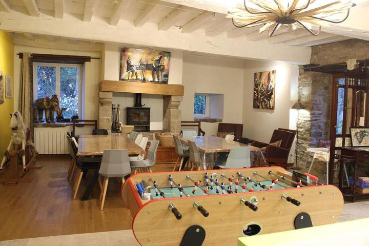 Location de vacances pour 12 personnes, avec jardin et jacuzzi, animaux acceptés à Mauron - 2