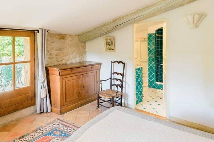 Location de vacances pour 10 personnes, avec sauna ainsi que jardin et jacuzzi, animaux acceptés à Saint-Martin-de-Castillon - 3