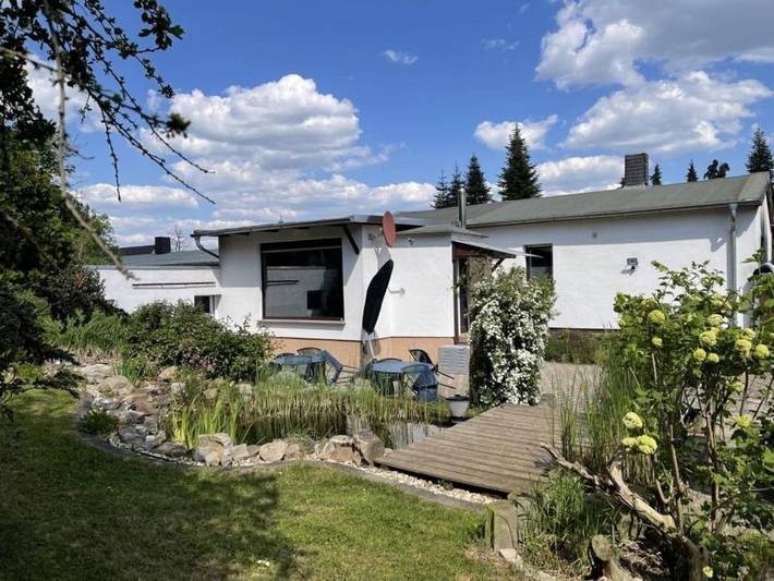 Ferienhaus für 8 Personen, mit Terrasse und Garten in Barby