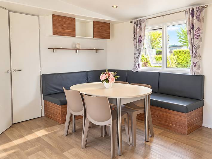 Wohnwagen '5-star Family' mit Gemeinschaftspool, privater Terrasse und Klimaanlage in Vendres, Mittelmeerküste (Frankreich)