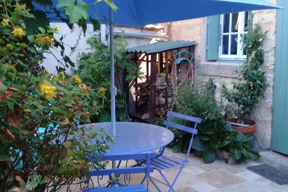 Claire s' house very cheap in medieval village Couze near river Dordogne pets in Bergerac, Périgord Pourpre