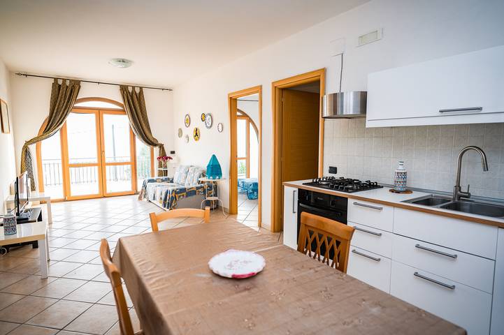 Ferienhaus für 8 Personen, mit Terrasse und Garten in Kampanien - 4