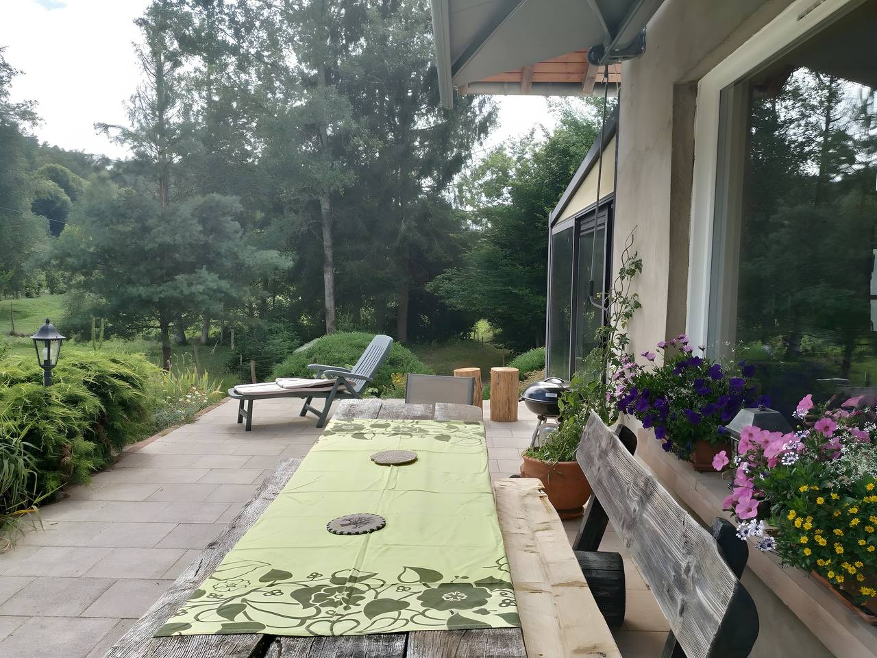Gîte équestre de la vallée, en pleine forêt, avec ânes in Soucht, Sarreguemines