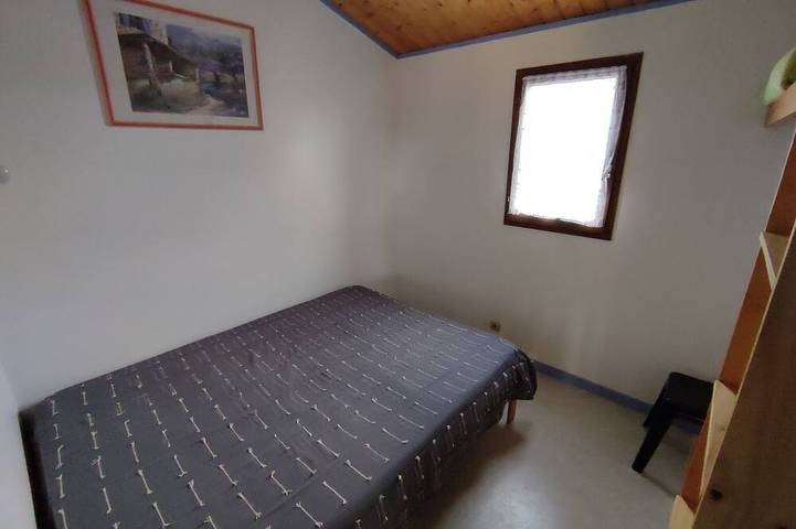 Gîte pour 6 personnes, avec terrasse ainsi que piscine et jardin, animaux acceptés à Montréal (Rhône-Alpes) - 2