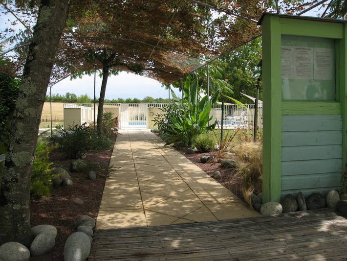 Gîte pour 26 personnes, avec piscine ainsi que jardin et terrasse en Charente - 4