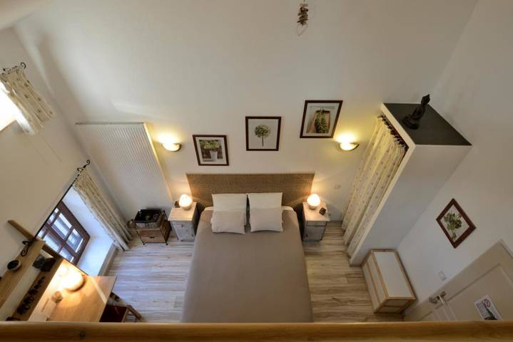 Gîte pour 2 personnes, avec sauna ainsi que vue et jardin dans Rhône - 3