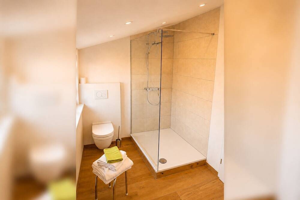 Ganze Wohnung, Suite mit Frühstück, kostenlosem Wlan & Parkplatz, nahe Stadtzentrum in Gengenbach, Kinzigtal