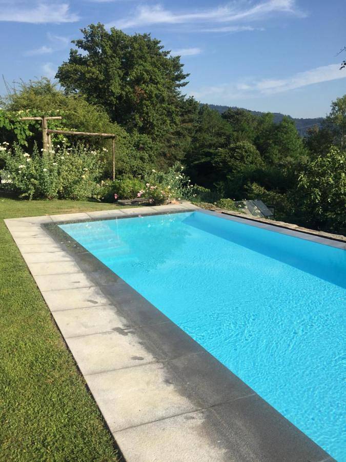 Ferienhaus für 4 Personen, mit Pool und Ausblick sowie Terrasse und Garten in Comune di Luino