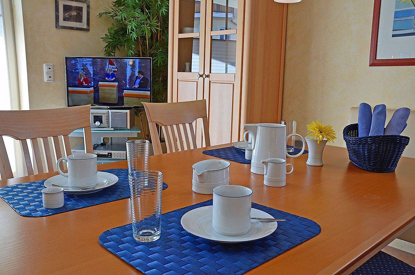 Apartamento entero, Nur 50m zum Ostseesandstrand, Wlan, Waschmaschine, bis 4 Personen mit Balkon in Hauptstrand Glowe, Glowe