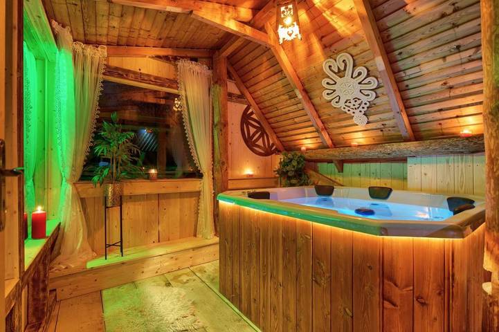 Apartament wakacyjny dla 2 osób, z jacuzzi i ogród oraz sauna w Poronin