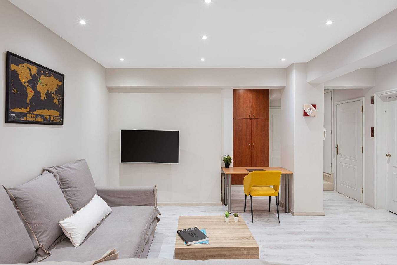 Impressive Athens Apartment | Athens Charming Nest | 1 Bedroom in Voula, Regionalbezirk Ostattika