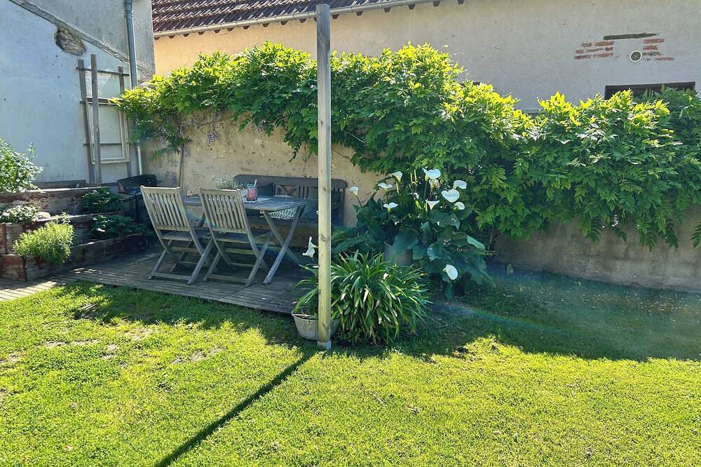 2 Bedroom Private vacation home in Romorantin-Lanthenay in Romorantin-Lanthenay, Sologne