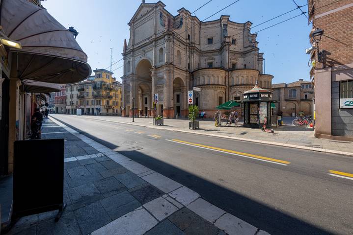 Appartamento intero, Guesthost - Cozy Studio near Università di Parma in Oltretorrente (Parma), Parma