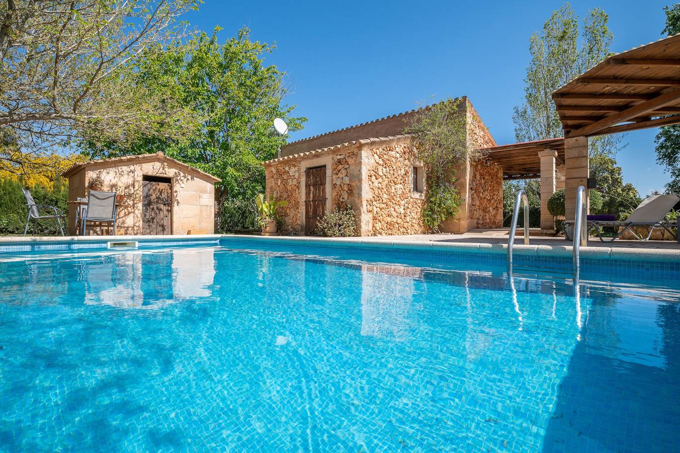 Casa Ses Tendes con Wi-Fi, aire acondicionado, piscina, jardín y terraza; aparcamiento disponible in Algaida, Interior de Mallorca