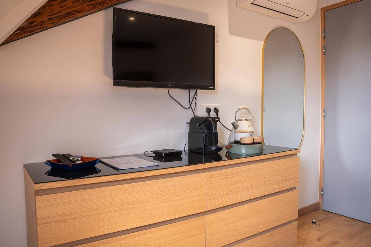 Double Room with Private Bathroom in Eguisheim, Parc naturel régional des Ballons des Vosges
