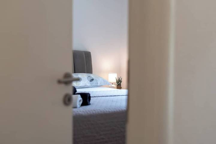 Appartement entier, Stipe 2 avec une chambre, à seulement 100m de la plage de Trogir in Gradska plaža (Trogir), Trogir