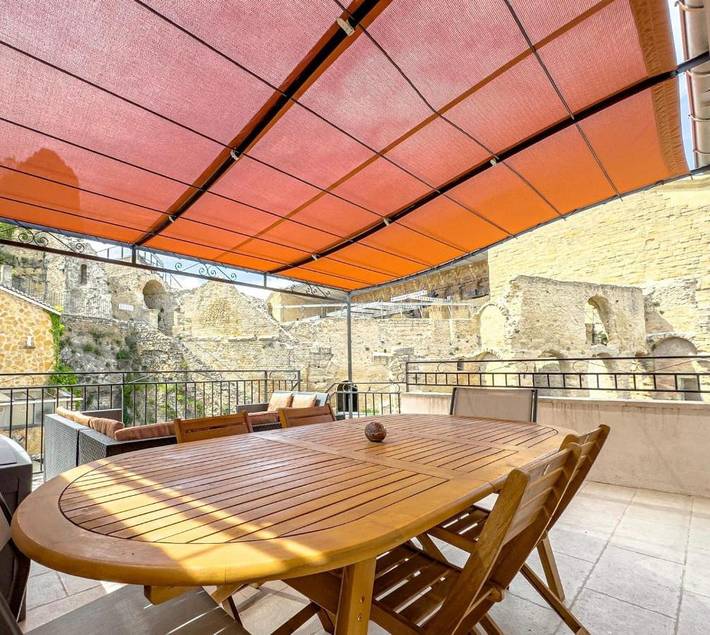 Gîte pour 5 personnes, avec vue et terrasse dans Théâtre antique d'Orange