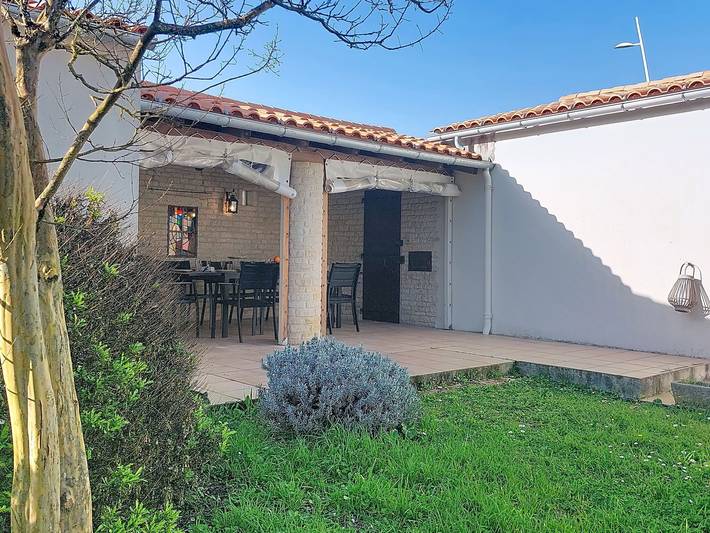 Location de vacances pour 6 personnes, avec terrasse et jardin à Le Château-d'Oléron - 2