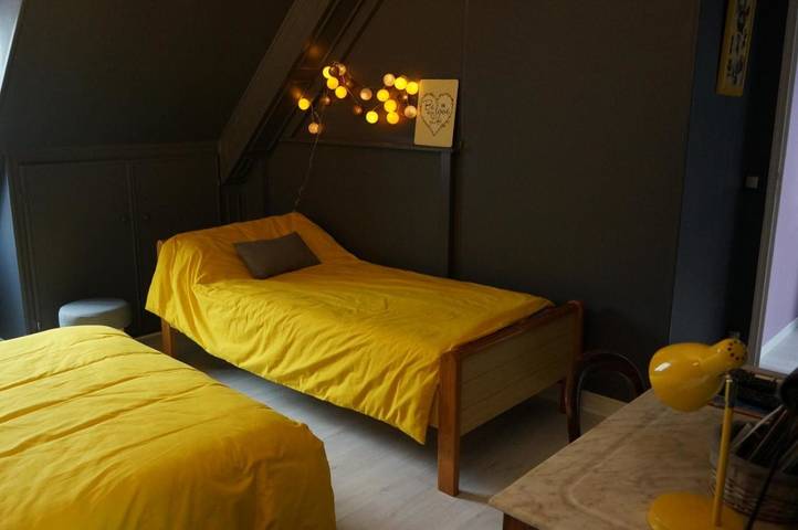 Location de vacances pour 4 personnes, avec jardin ainsi que piscine et terrasse à Parigné-l'Évêque - 4