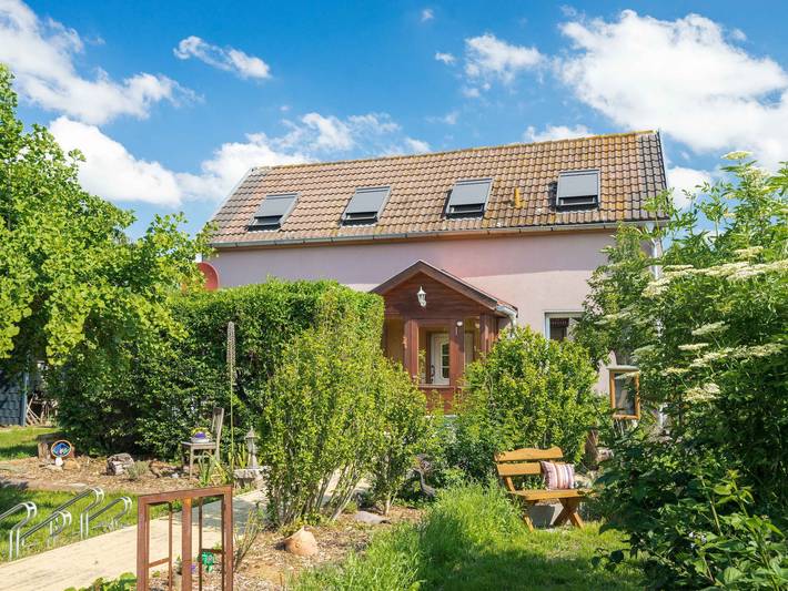Ferienhaus für 6 Personen, mit Terrasse und Garten in Blankenburg