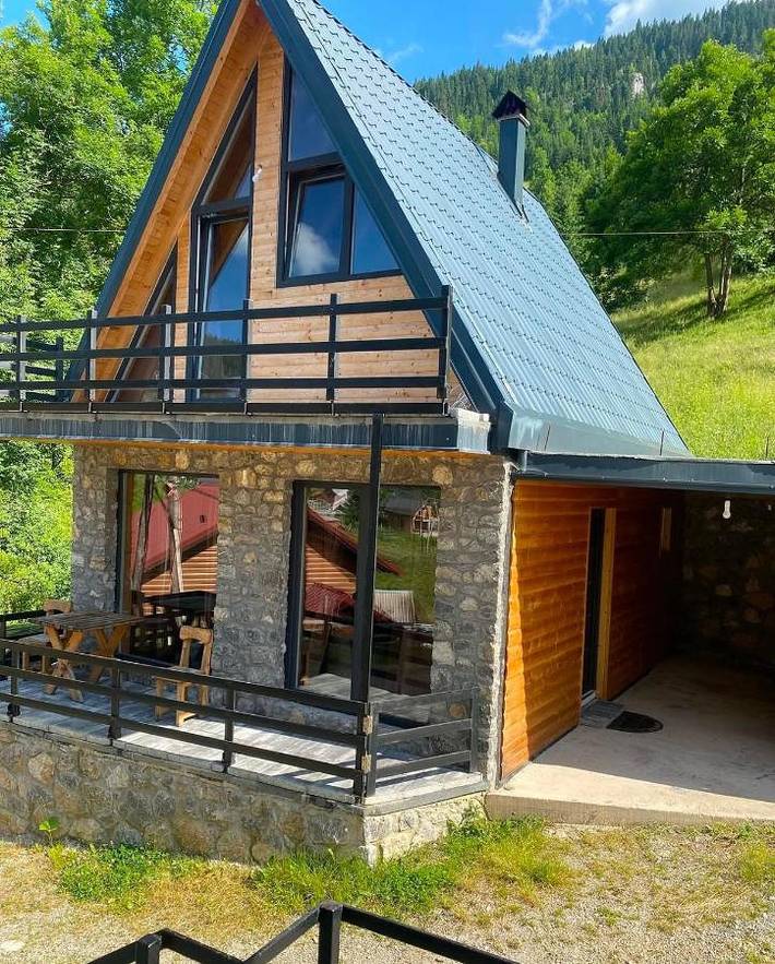 Ferienhaus für 10 Personen, mit Terrasse und Ausblick, mit Haustier in Kosovo