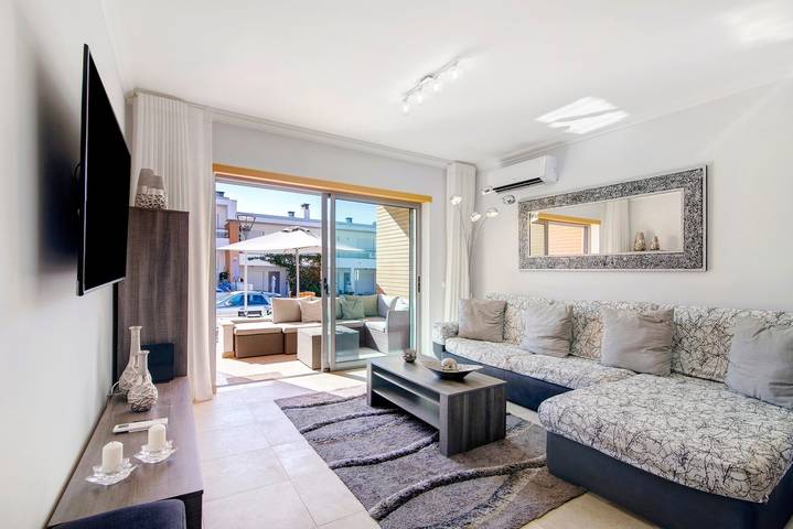 Vila Branca - Vacances avec Piscine, Wi-Fi et Confort en Algarve in Albufeira e Olhos de Água, District de Faro