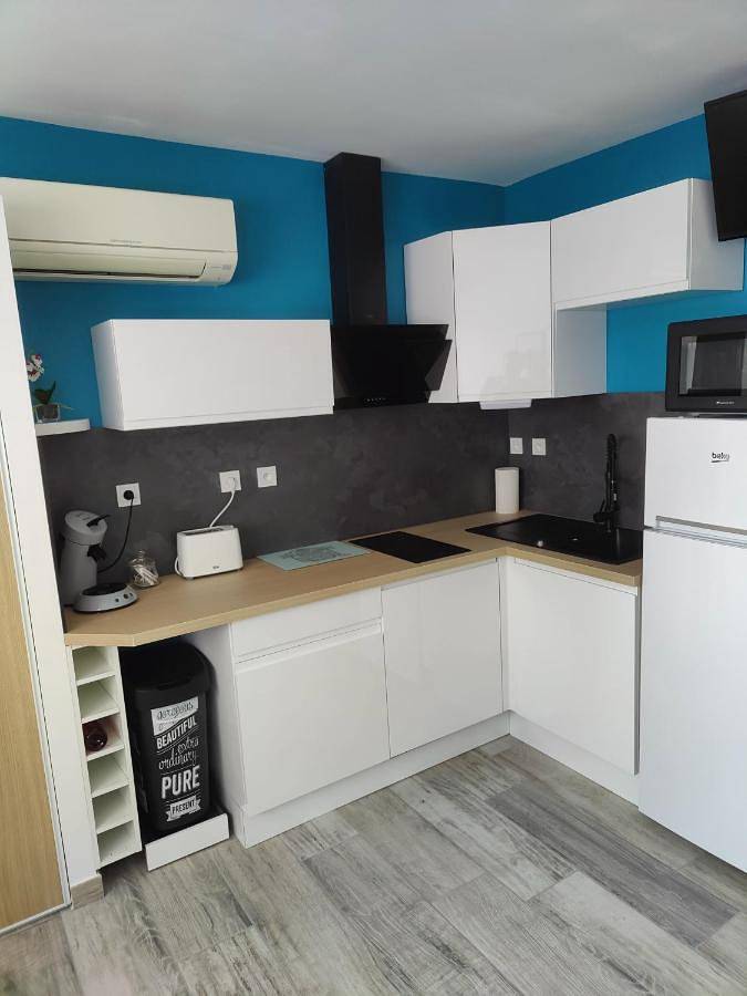 Gîte pour 2 personnes, avec vue et terrasse dans Port De Saint Cyprien