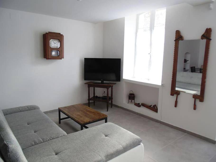 Three-Bedroom House in Puilaurens, Parc naturel régional Corbières-Fenouillèdes