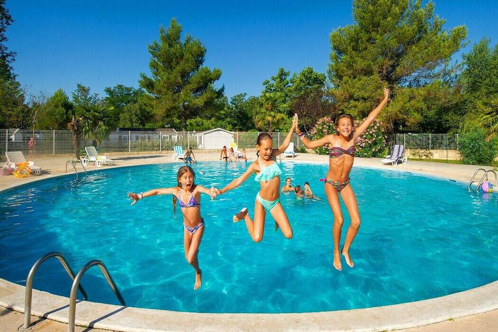 Comfortable 3 bedroom mobile home in Provence - Pool and private lake in La Roque-d'Anthéron, Aix-en-Provence region