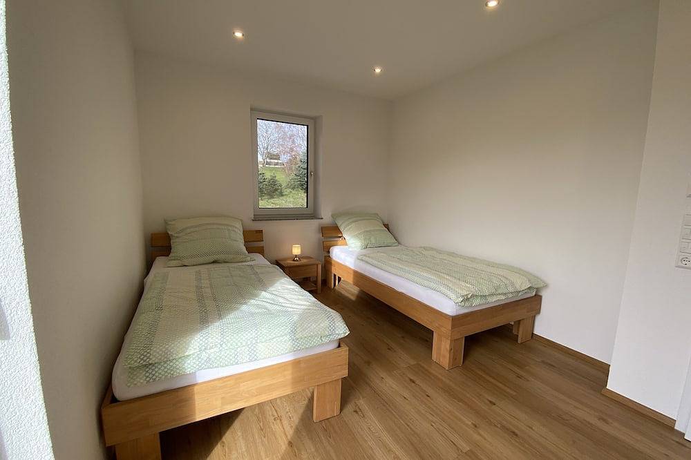 Ganze Wohnung, Ferienwohnung in Ravensburg, Neubau, ruhig, in der Natur, Barrierefrei, Terrasse in Ravensburg, Oberschwaben
