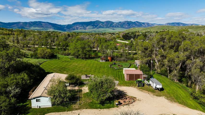 Vacation house for 6 people, with yard and terrace in Wyoming