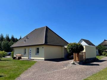 Ferienhaus für 4 Personen, mit Garten und Terrasse, mit Haustier in Baabe