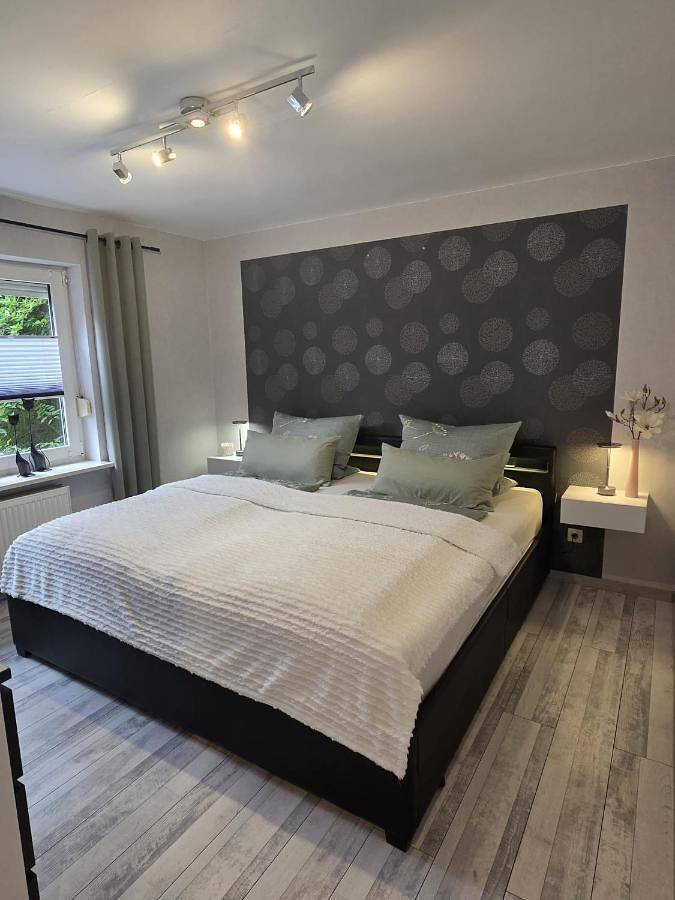 Ferienwohnung für 3 Personen, mit Balkon und Terrasse sowie Garten und Ausblick in Wickerode