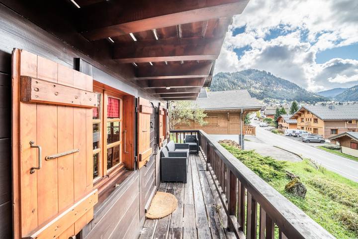 Chalet 'Les grandes Mouilles - Chatel' con vistas a la montaña, terraza y jardín privados in Châtel, Les Portes du Soleil