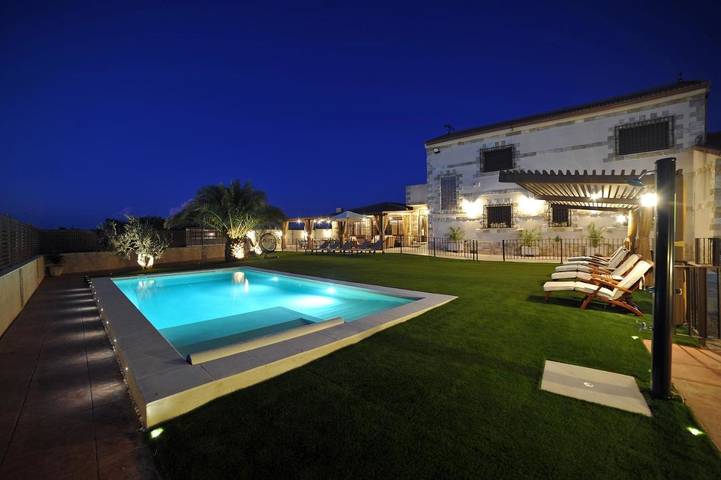 Chalet para 24 personas, con Balcón y Jacuzzi además de Terraza y Jardín en Provincia de Toledo
