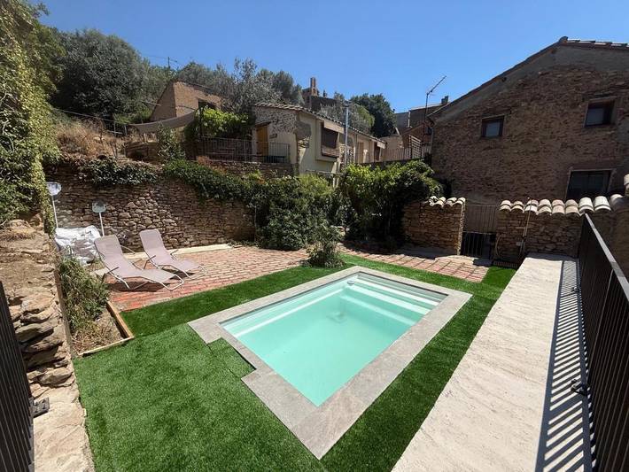 Apartamento para 8 personas, con Balcón y Terraza además de Jardín y Piscina en Noguera