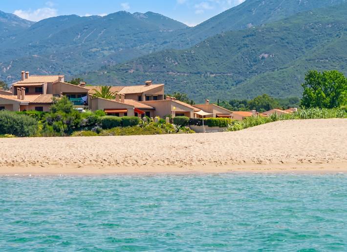Location de vacances pour 6 personnes, avec Balcon/Terrasse ainsi que Terrasse et Jardin à Calcatoggio