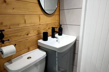 Log Cabin for 2 People in Fort Augustus, Loch Ness, Photo 4