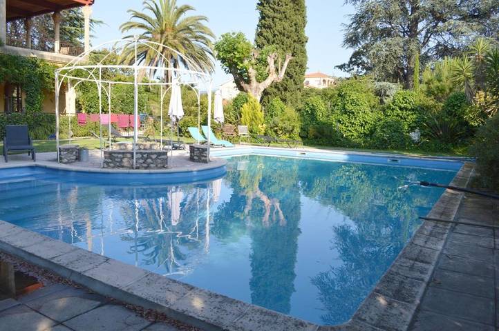 Location de vacances pour 2 personnes, avec piscine et vue ainsi que terrasse et jardin à Prades - 3