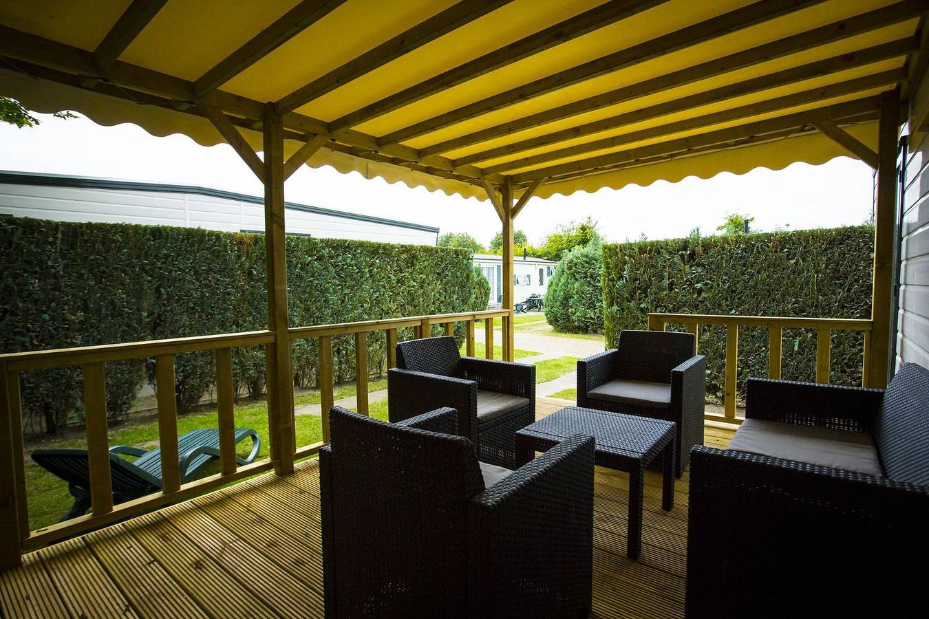 Recreatiepark Duinhoeve — Chalet mit Veranda | 5 Personen (2 Schlafzimmer) in Nordbrabant