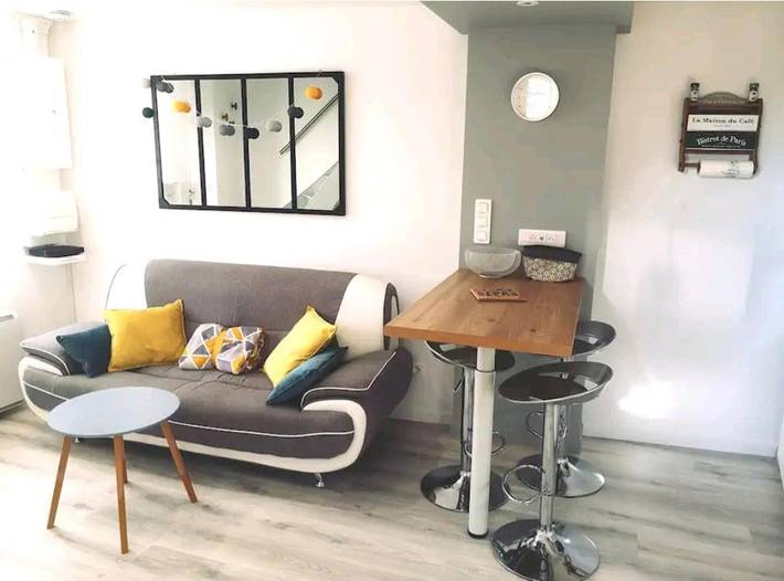 Location de vacances pour 2 personnes, avec terrasse dans Le Breuil-sur-Couze - 2