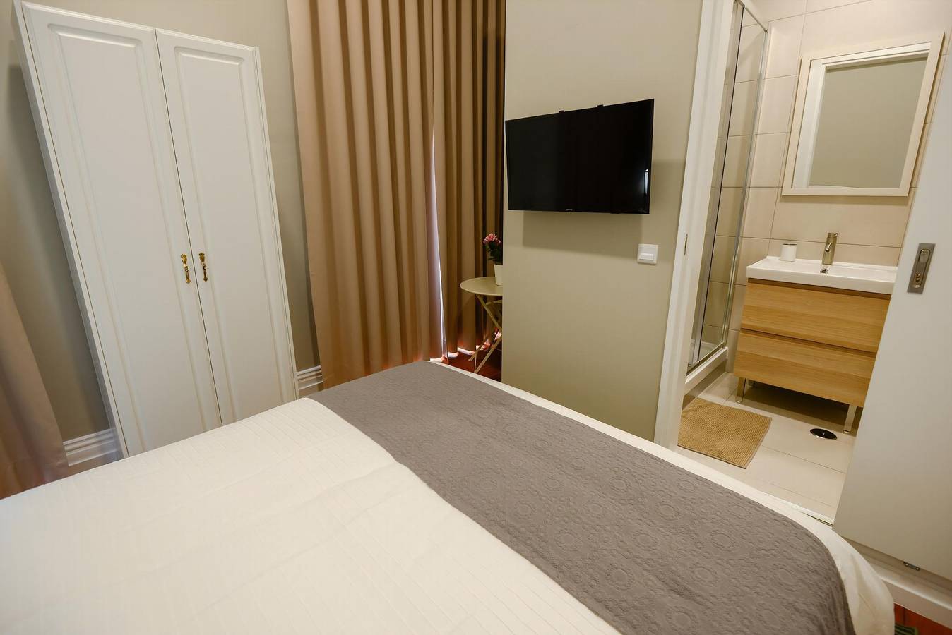Appartement entier, Appartement de vacances pour 2 personnes avec piscine in São Miguel Island, Ponta Delgada
