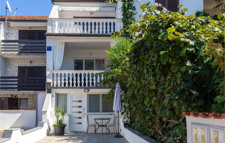 Ferienwohnung für 4 Personen, mit Terrasse in Malinska - 2