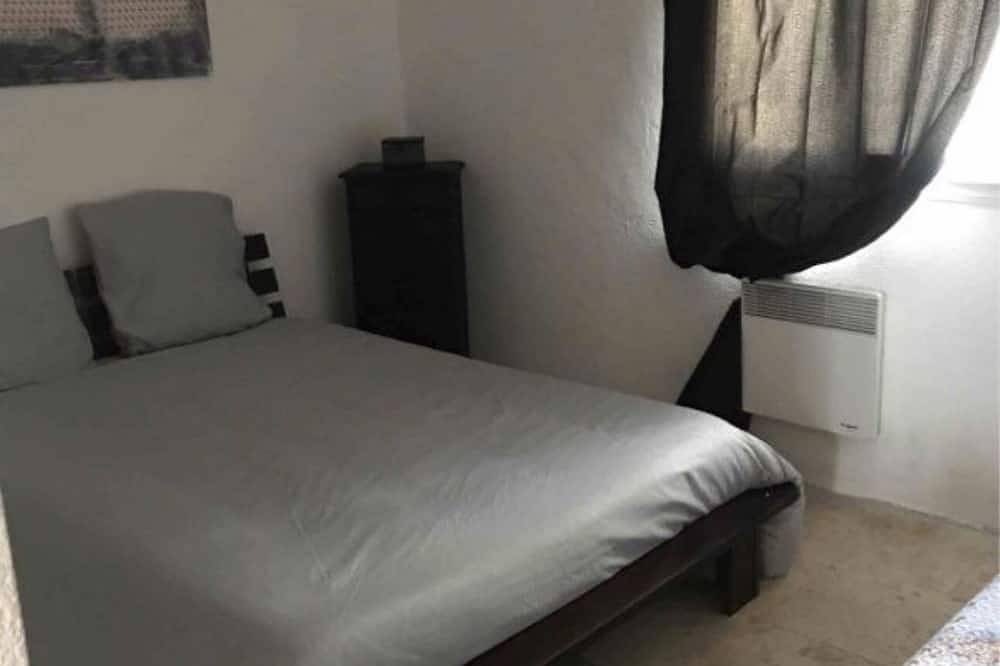 Maison Avec Jacuzzi in Châteaurenard, Arles region