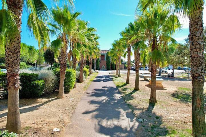 Entire apartment, Terrasse du Sud, 4 guests, Pool in Calvisson in Calvisson, Mediterranean Coast (France)