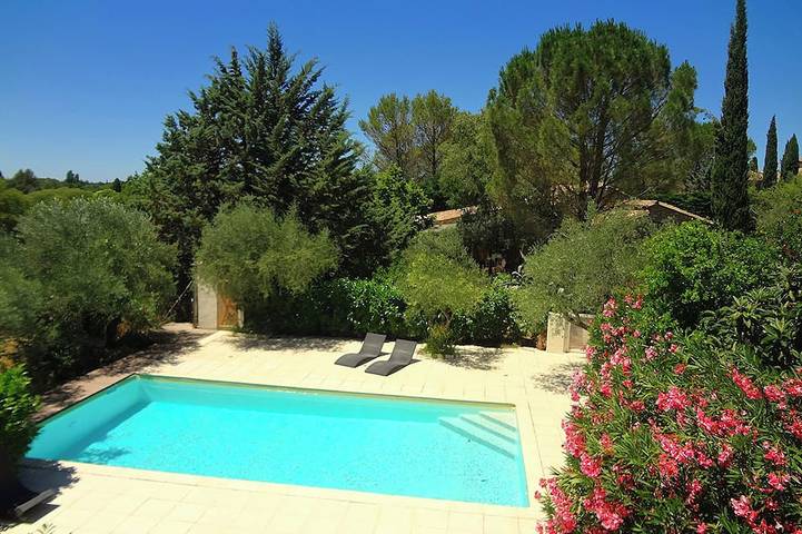 Appartement de vacances pour 5 personnes, avec piscine et jardin à Uzès