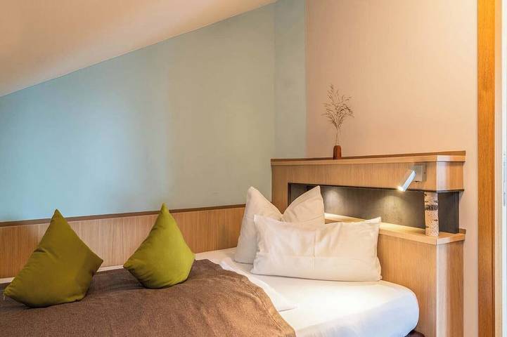 Ganze Wohnung, Loft 7, 83 qm Dachgeschoss, 2 separate Schlafzimmer, 2 Bäder in Bad Endorf, Chiemsee